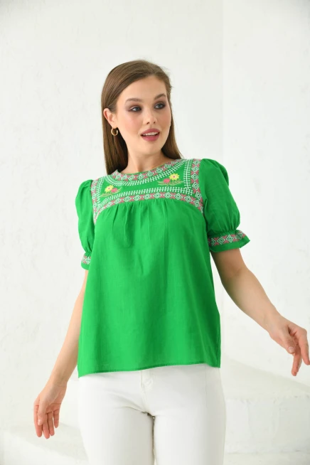 Nakış İşlemeli Dokuma Gömlek