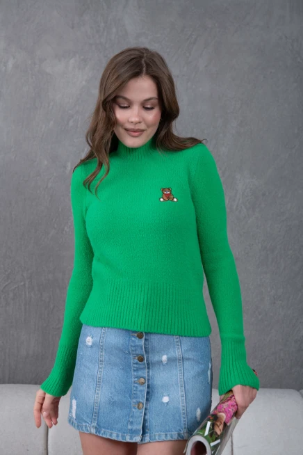 Kadın Dik Yaka Nakış Detay Şardonlu Triko Kazak