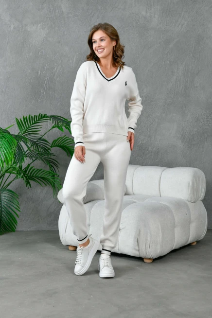 Kadın V Yak Nakış İşlemeli Kazak Pantolon Triko Alt-Üst Takım