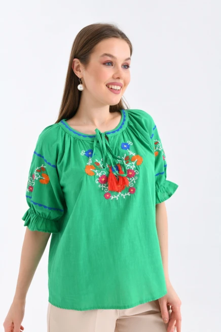Kadın Çiçek Nakış Detaylı Yeşil Bluz